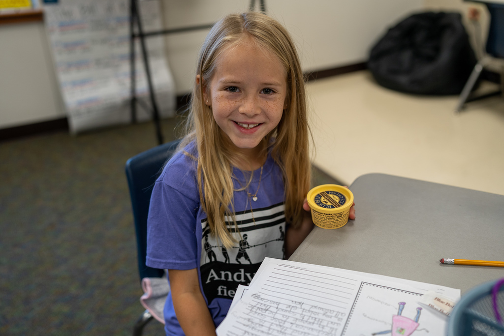 student receiving ice cream